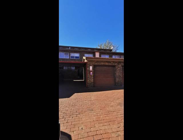 3 BEDROOM TOWNHOUSE FOR SALE IN FLORIDA